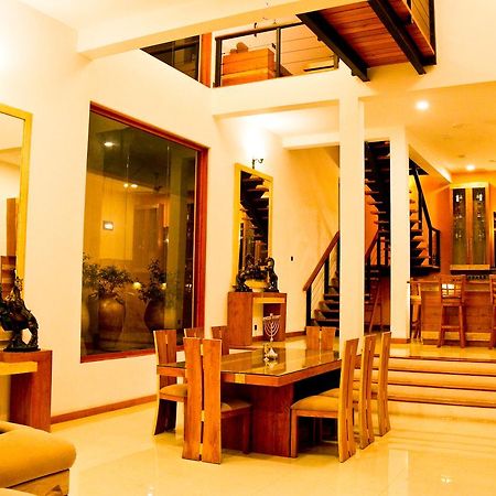 Hotel White Palace Gampaha Exterior foto