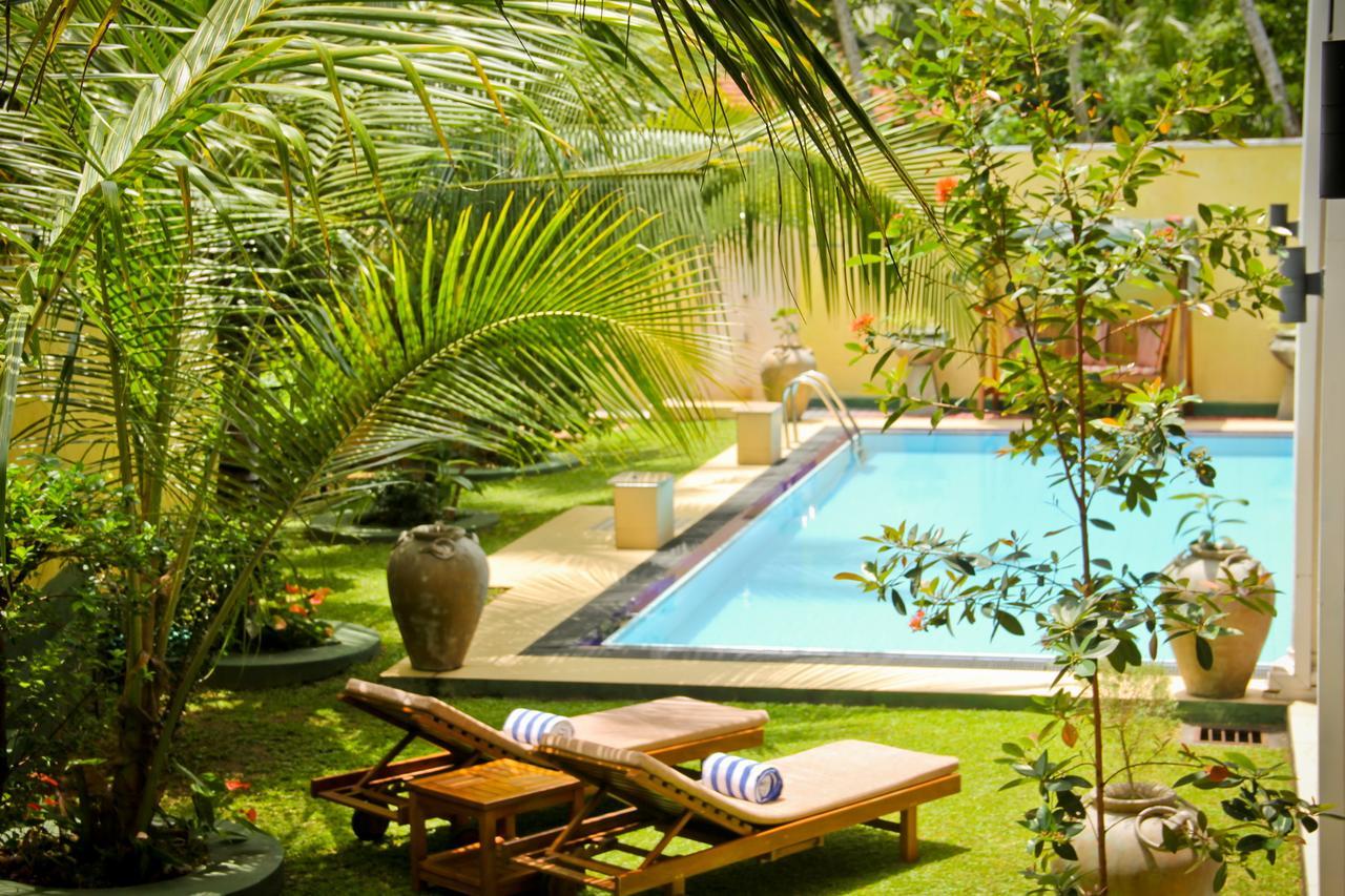 Hotel White Palace Gampaha Exterior foto